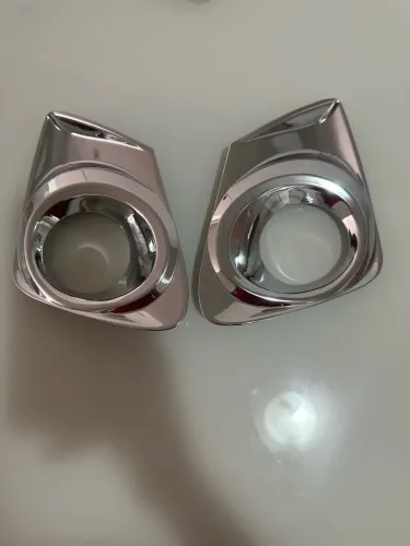 Aplique para farol auxiliar de corola