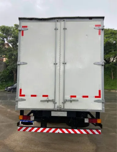 Accelo 815  à venda! 