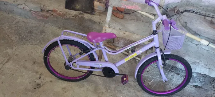 Vendo uma bicicleta 300 reais pra levar logo