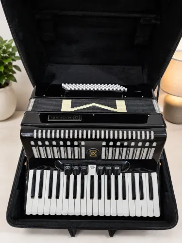 Acordeon Michael ACM8007N 80 Baixos - Preto e Branco | Novo