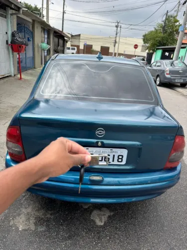 Chevrolet Corsa Sedan Super Milenium 1.0 MPFI 16V 2002