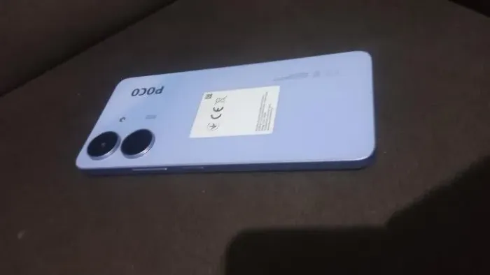 Vende se celular POCOC65