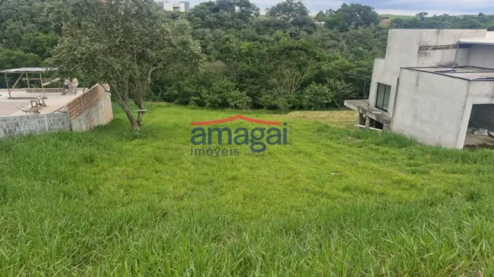 Terreno à venda no condomínio Vale dos Lagos