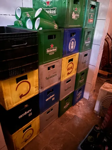 Grades de cerveja completa a venda