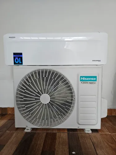 Ar Condicionado Hisense Hi Wall Inverter 12.000 BTUs Frio 220V Wi-Fi - Estado de Novo