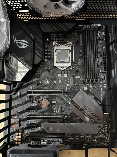 PLACA-MAE ASUS ROG STRIX Z390-F GAMING, INTEL LGA 1151, ATX, DDR4. COM NOTA FISCAL !