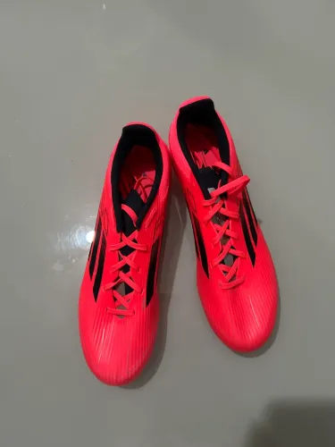 Chuteira f50 adidas