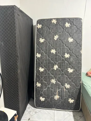 vendo cama solteiro, 270,00 reais em bom estado colchão D45