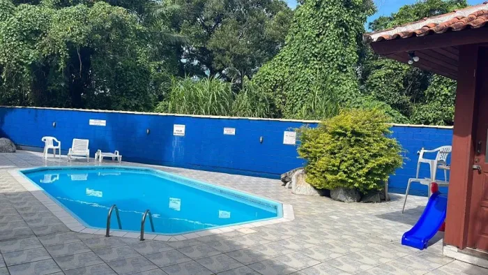Apartamento 3 dorm. (suíte), aluguel anual em Canasvieiras, 1km da praia
