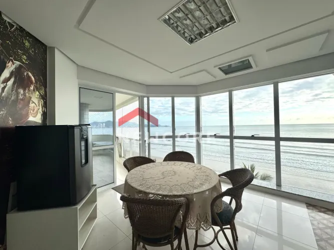 Apartamento em Rua 241 - Meia Praia - Itapema/SC