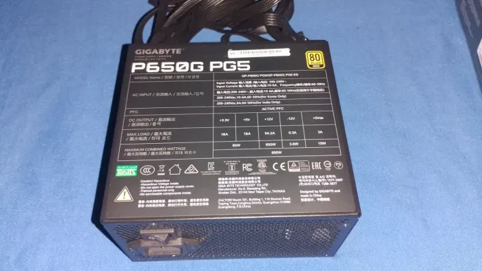Fonte da gigabyte 650w
