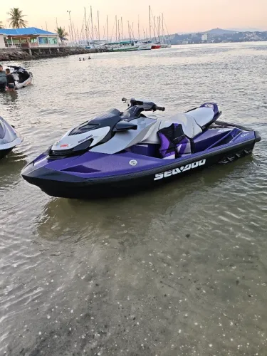 Jet ski muito novo 