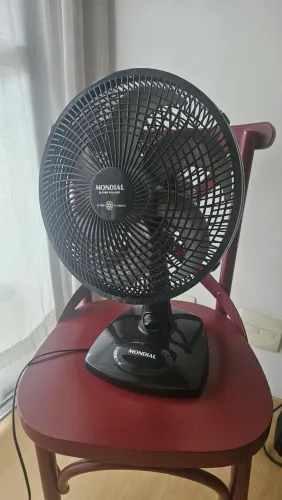 Ventilador De Mesa Mondial Maxi Power Preto