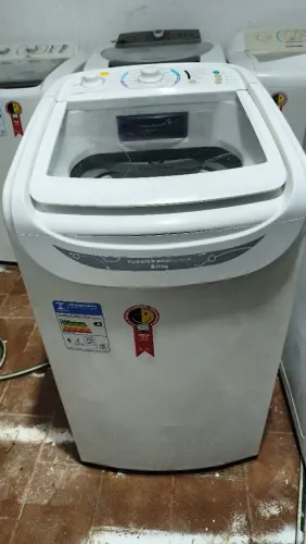Vendo máquina de lavar Eletrolux 8kg voltagem 220 entrego e dou garantia