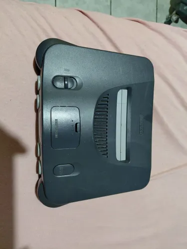 Console Nintendo 64 europeu (somente console)