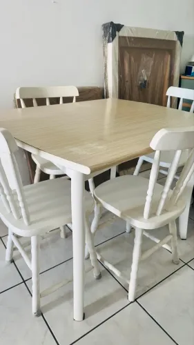 Mesa jantar 90x90 sem cadeiras