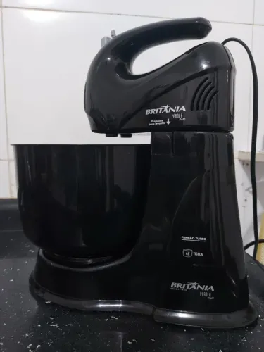 Batedeira Britânia Pérola Maxx 4L Preta com Tigela