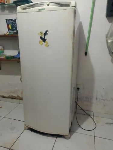 Freezer vertical em perfeito estado