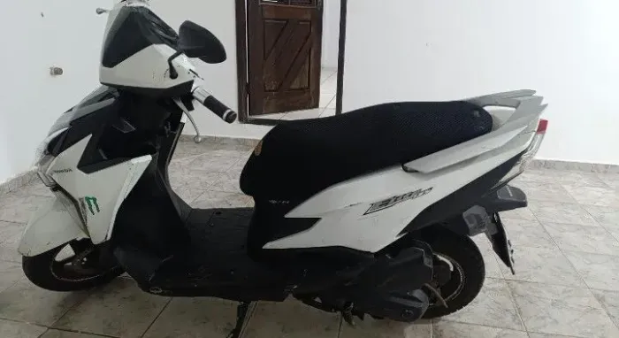 Honda Elite 125 ano 22/22 seu presente chegou por apenas 9 Mil