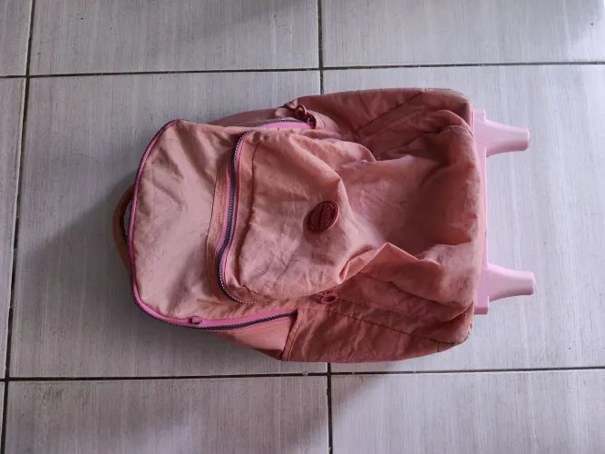 Mochila de carrinho rosa