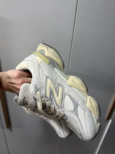 Tênis New Balance 9060