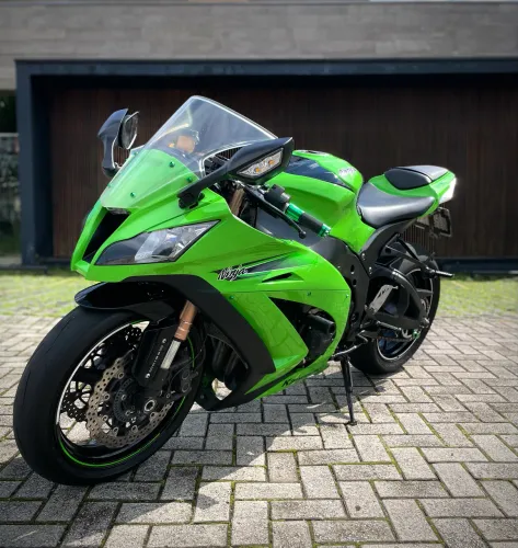 KAWASAKI NINJA ZX10 R