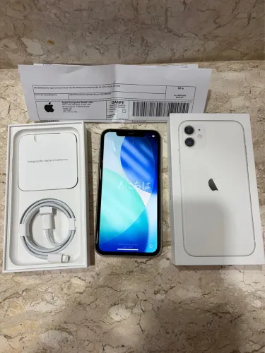 Vendo iPhone 11 extremamente novo com nota fiscal e todos os acessórios originais 