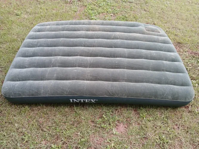Colchão de casal inflável marca intex