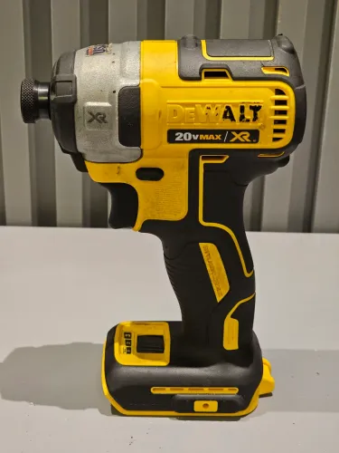 Parafusadeira de impacto dewalt