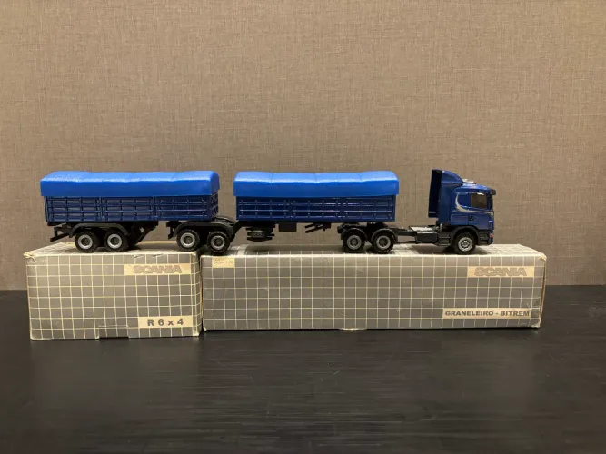 Miniatura Arpra Bitrem rei da estrada