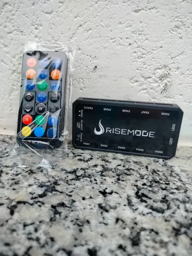 Controladora de Fan RGB Rise Mode com Controle Remoto - Nunca Usada