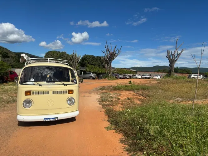 Volkswagen Kombi Standard/ Luxo/ Serie Prata 1989