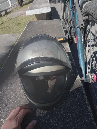 Capacete fechado tamanho 56