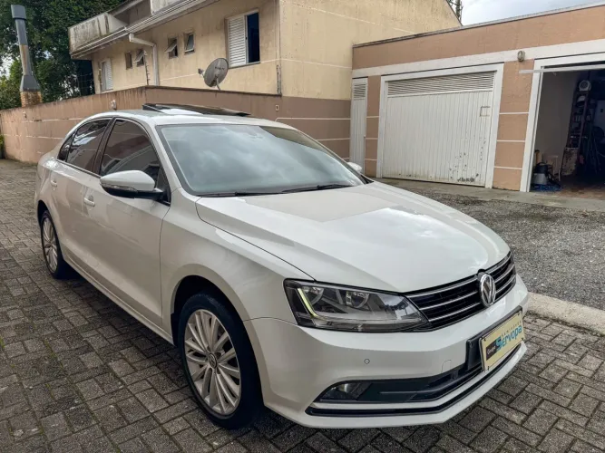 Volkswagen Jetta Comfortline 1.4 TSI 16V 4P Aut. 2018