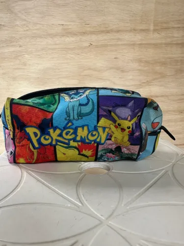 Estojo Pokémon Seminovo Pouco uso Muito legal campinas-sp 