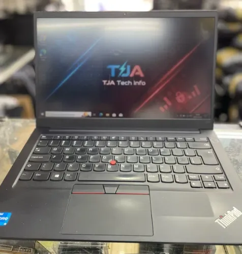 Notebook Lenovo ThinkPad E14 Intel Core i5-1135G7 11ª Geração 8GB DDR4 SSD NVMe 240GB 14"