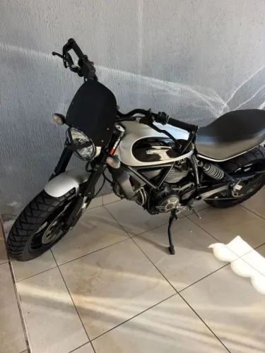Ducati scrambled icon 800cc 2018