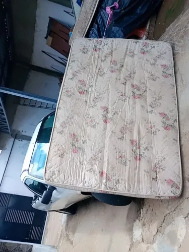 Vendo esse colchão casal de espuma D33