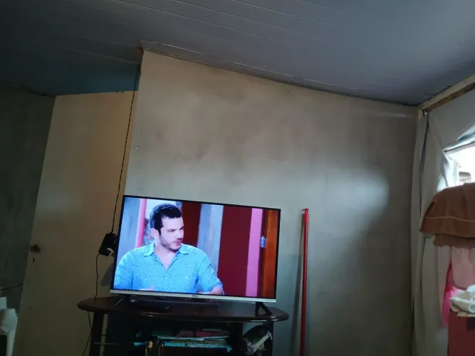 Vendo TV sangung semi nova 