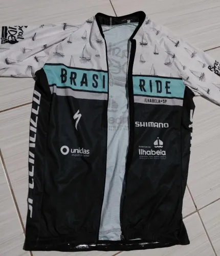 3 CAMISAS 1 CAPACETE CICLISMO