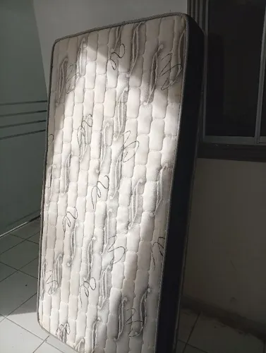Colchão de solteiro com espuma acroprado