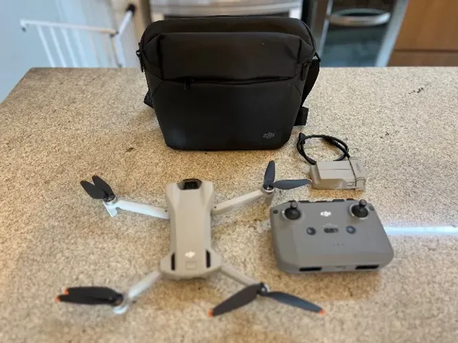 Drone DJI Mini 3, com bolsa