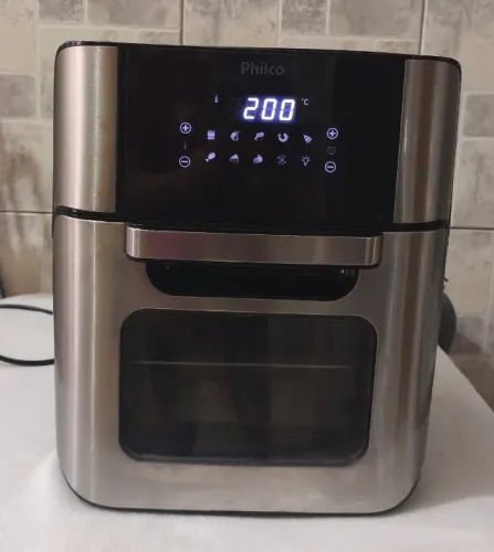 Fritadeira Air Fryer Philco PFR2200P 1800W 12 litros - 220v usada