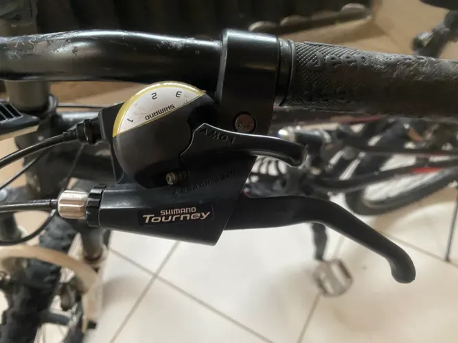Bicicleta com amortecedor duplo