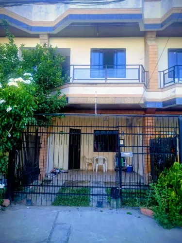 Casa para aluguel possui 114 metros quadrados com 2 quartos