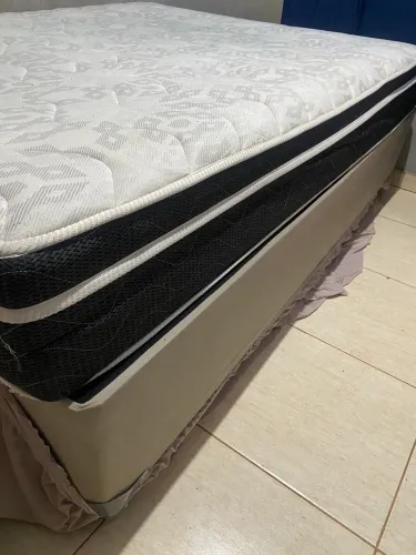 Cama queen grande