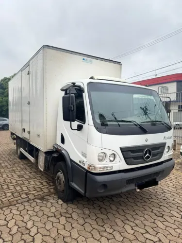 Mercedes benz Accelo 815