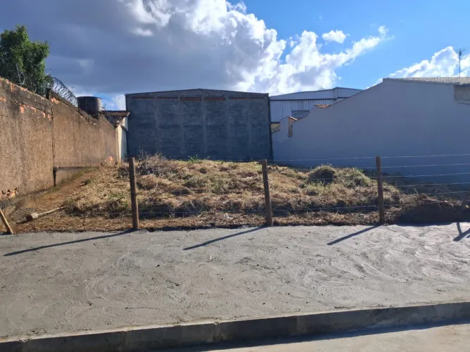 Lote no Bairro Interlagos 