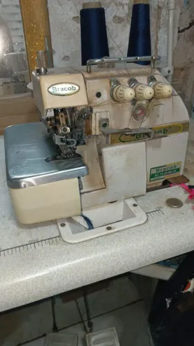 Máquina de overloque
