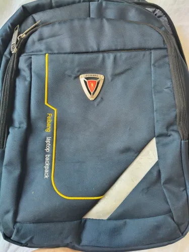 VENDO MOCHILA USADA DE MARCA!